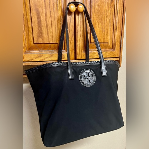 Tory Burch Large Black Travel Tote with Logo Accent Great Used Condition! - Picture 4 of 14